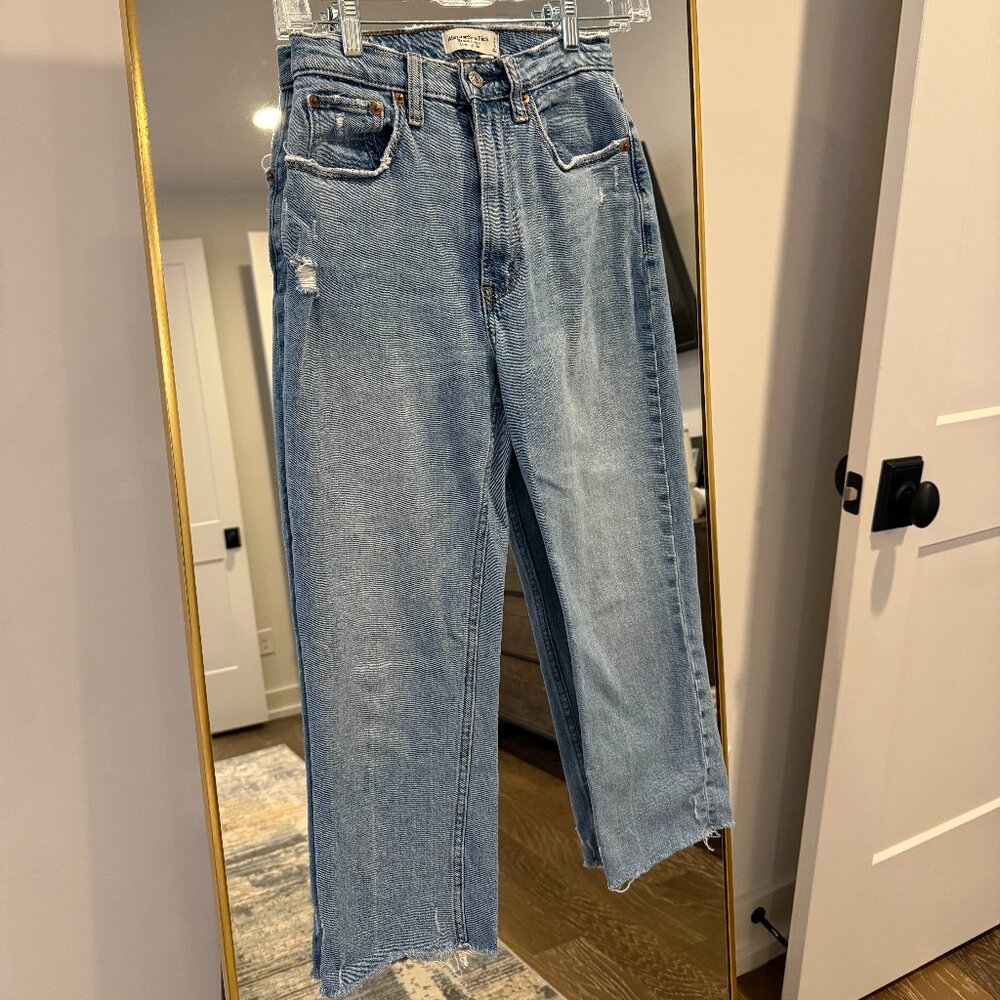 Abercrombie & Fitch Curve Love Ultra High-Rise Ankle Straight Jean